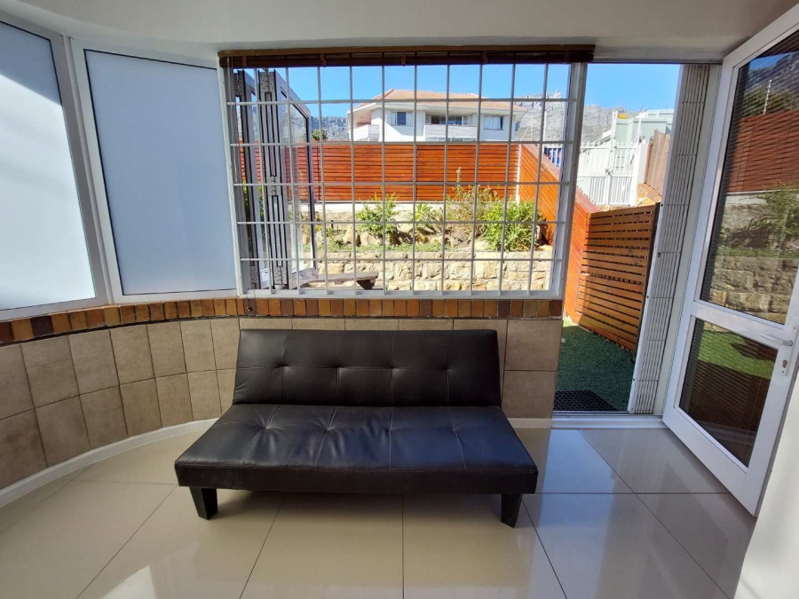 To Let 1 Bedroom Property for Rent in Oranjezicht Western Cape